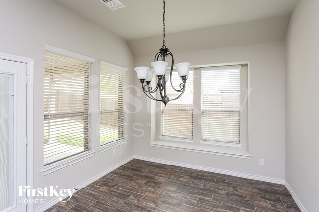 Photo - 1572 Country Crest Dr