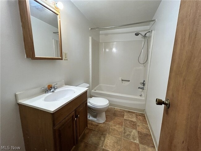 Photo - 183 Woodmont Ave Unidad 2