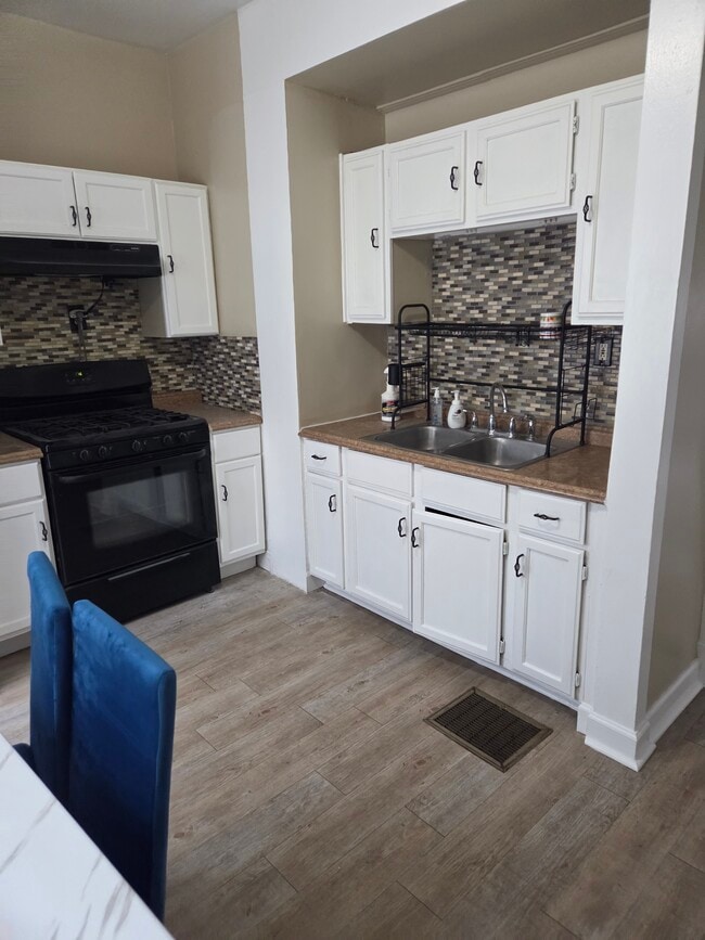 Photo - 11512 Ashbury Ave