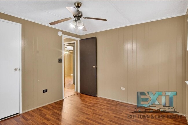 Photo - 3 Bedroom, 1 Bath Home Available