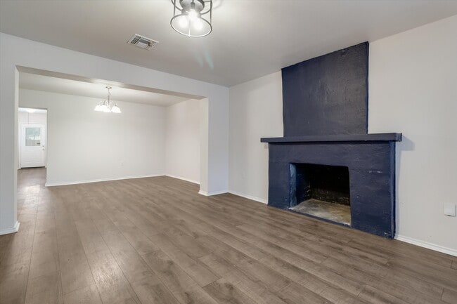 Photo - 1230 Chalmers Ave