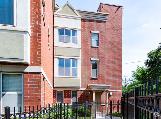 Building Photo - 706 W Evergreen Ave Rental