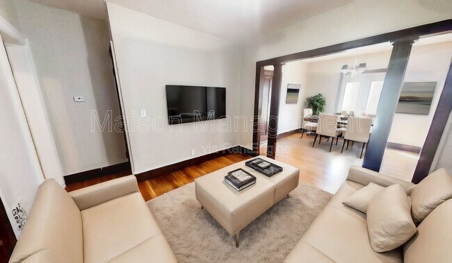 Photo - 100 Laburnam Crescent Unit 1