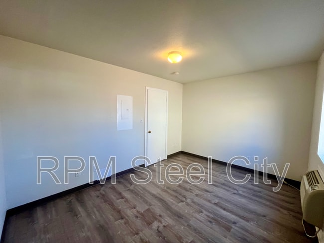 Photo - 1715 Oakshire Ln