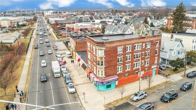 Building Photo - 1220 State St Unit 3