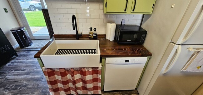Photo - Fully Furnished, All Utilities Included, Dog Friendly 1 Bed 1 Bath Available Now!