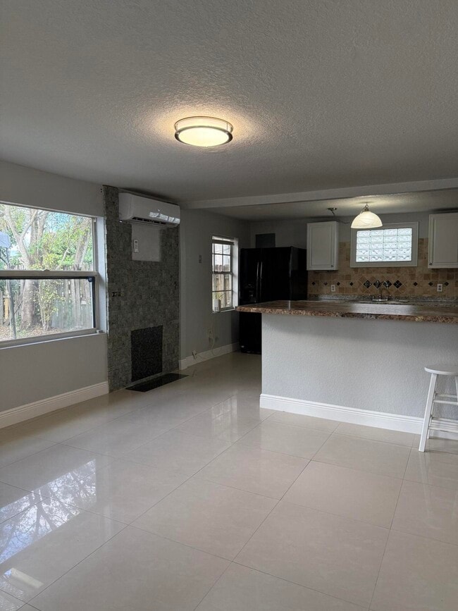 Photo - 192 Caroline Dr