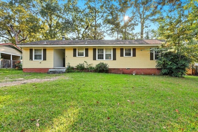 Building Photo - 220 McCree Dr Rental