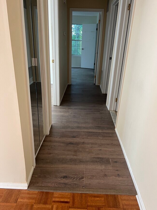 Hallway - 70 Willow Ct Unit 70