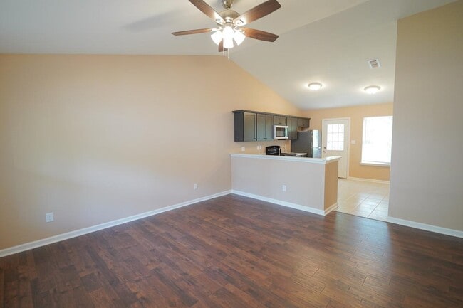 Photo - 933 Ashburn Dr