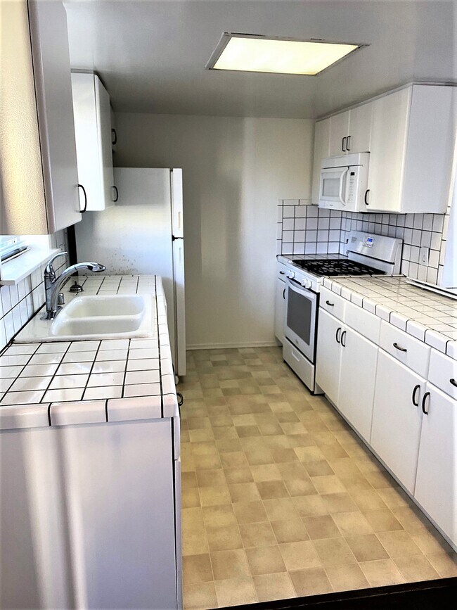 Photo - 209 N Venice Blvd