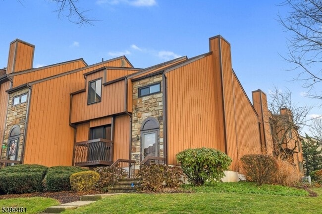 Building Photo - 107 Wimbledon Square