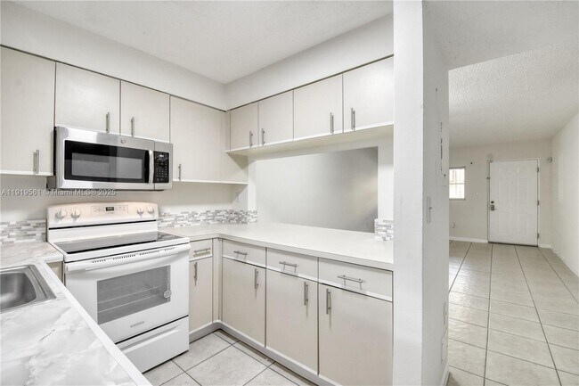 Photo - 14900 SW 82nd Terrace Unit 14-104