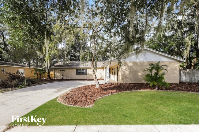 Building Photo - 1120 Brandon Lakes Ave Rental