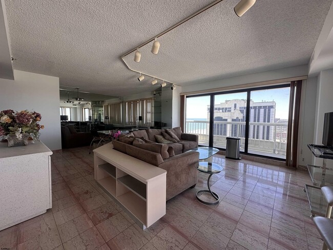 Photo - 3101 Boardwalk Unit 2115/2111