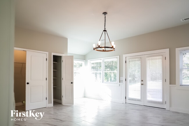 Photo - 2207 Freydale Rd