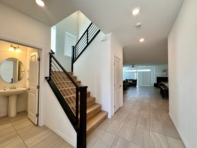 640 Stone Hammer Ave