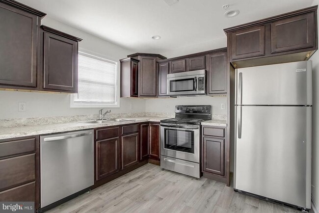 Building Photo - 142 Cypress Ln