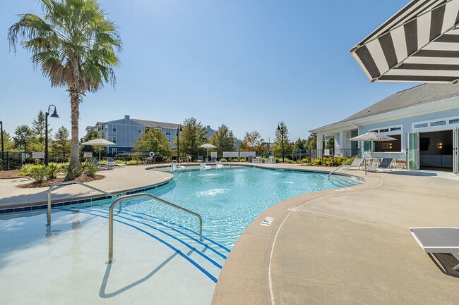 Longshore Commons