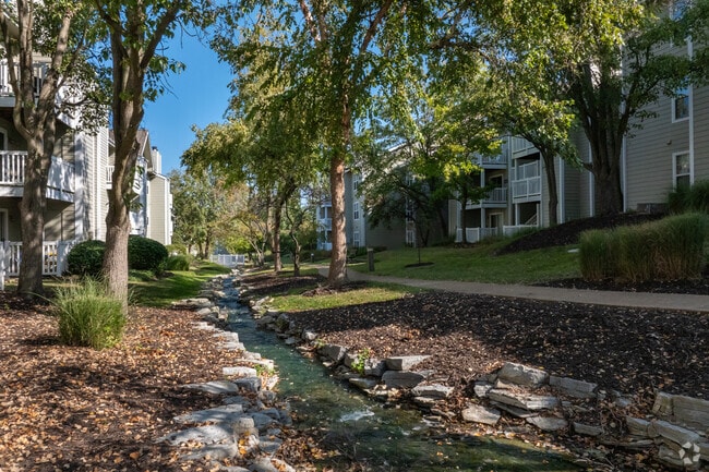 Bonhomme Village