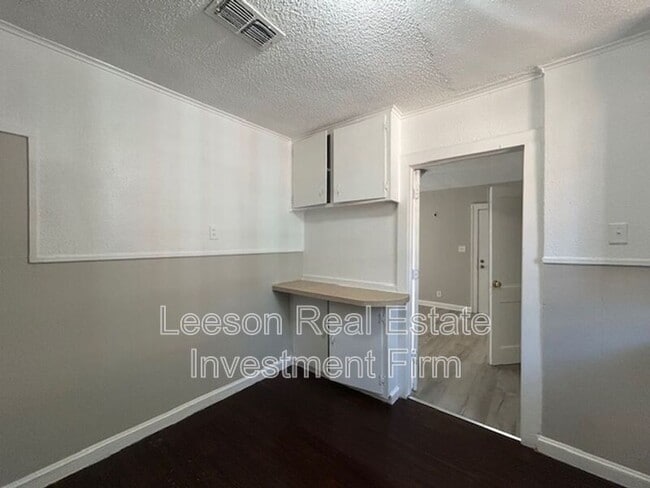 Photo - 3603 Darien St