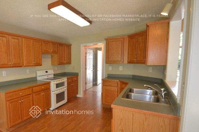 Photo - 290 Baldwin Ct