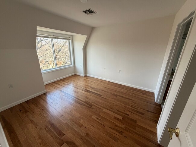 Building Photo - 370 Jamaicaway Unit F