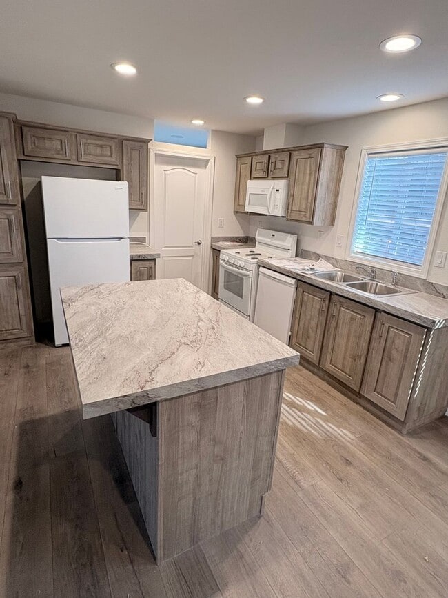 Photo - Brand New 3-Bedroom Mobile Home in Prime La Loma District