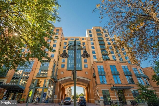 Building Photo - 2720 S Arlington Mill Dr Unit 305 Rental