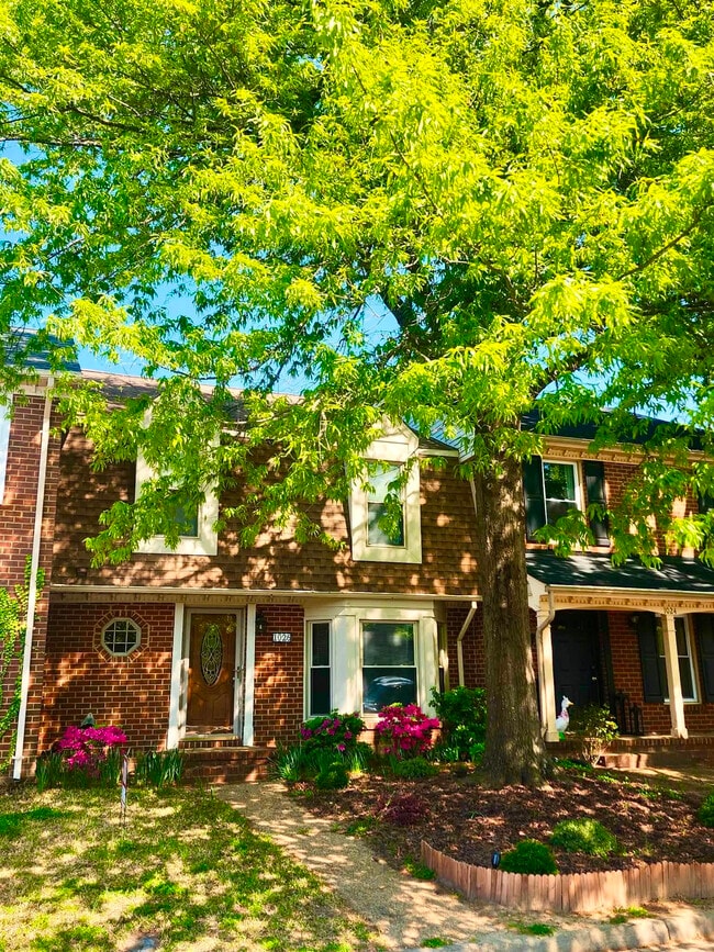 Building Photo - 1026 Tottenham Ln