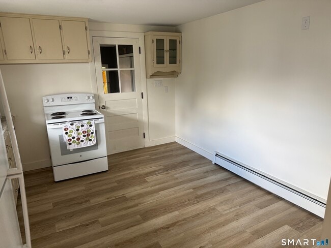 Photo - 82 Mountain Rd