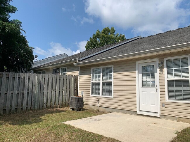 Photo - Townhome just minutes to Gate 2.