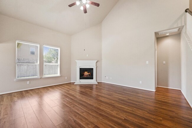 Photo - 115 Black Swan Pl