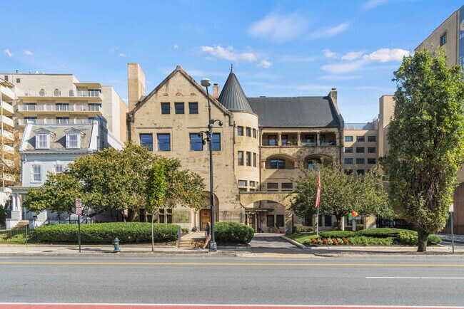 Warder Mansion