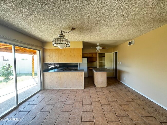 Photo - 3801 W Poinsettia Dr
