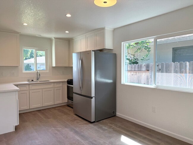 Photo - Fully Renovated 2 bed 1 bath !!