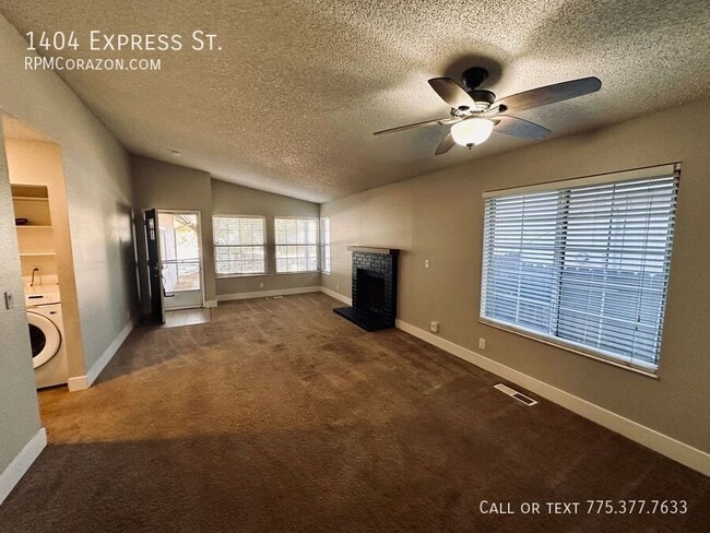 Photo - 1404 Express St