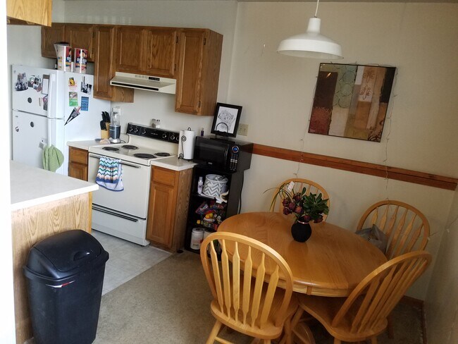Photo - 701 W Scott St Unidad Apt 1