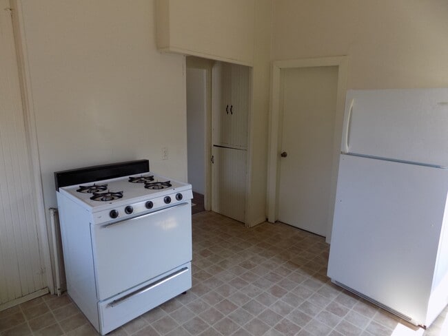 Photo - 735-745 Grand Ave Unit 745