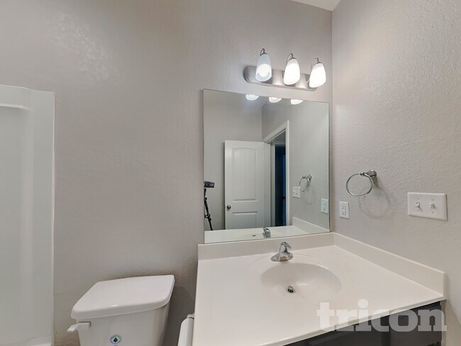 Photo - 125 Buttercup Bnd