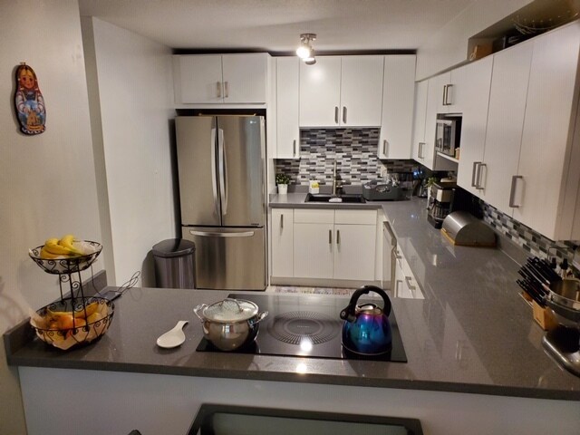 Photo - 7435 Shaw Ave