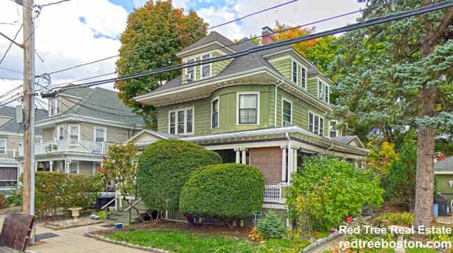 Building Photo - 57 Oak Square Ave