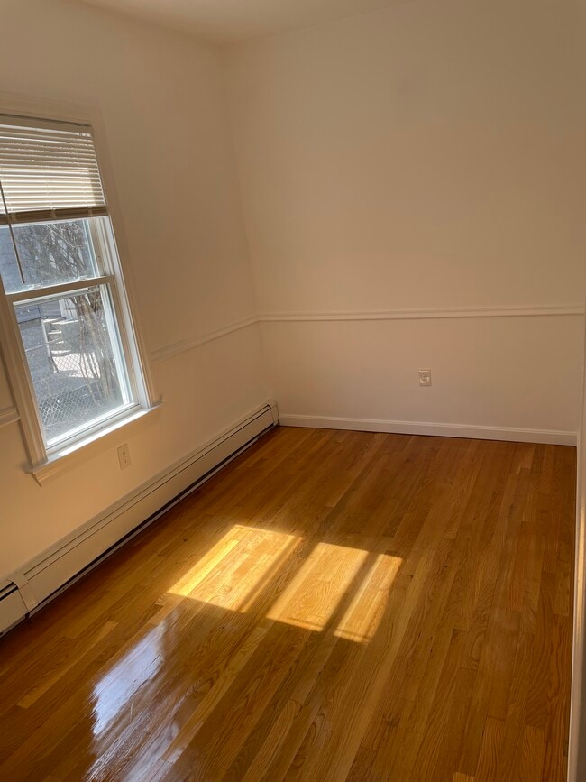 Photo - 150 Webster Ave Unit 1