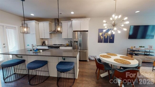 244 Uptown W Dr