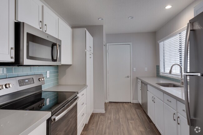 2BR, 2.5BA - 1,263SF