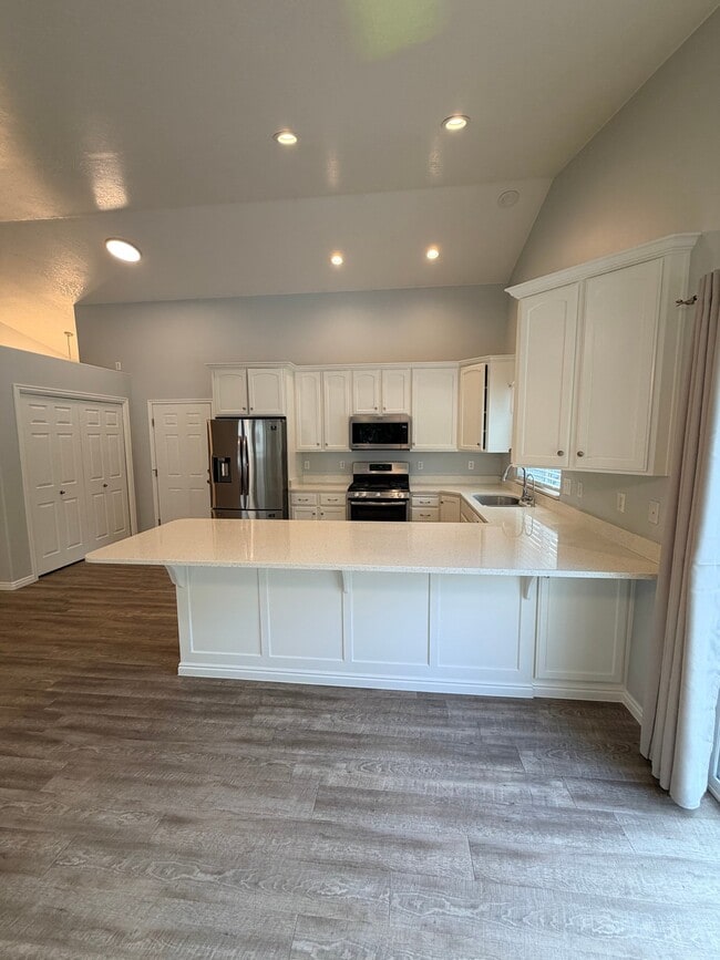 Photo - 518 N 350 E