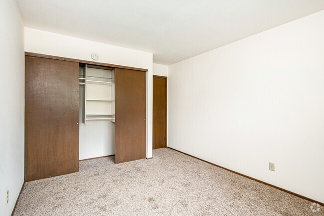 1BR, 1BA - 610SF