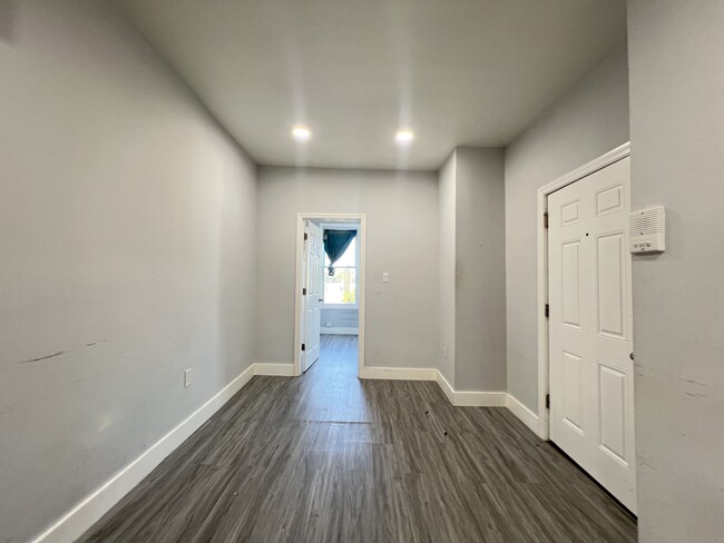 44 Storms Ave 3R - 42 Storms Ave Unit 1L