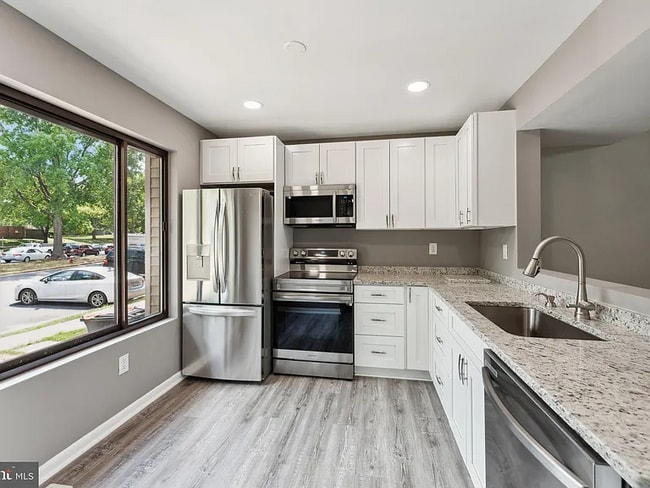 01Kitchen - 2213 Christy Pl Townhome