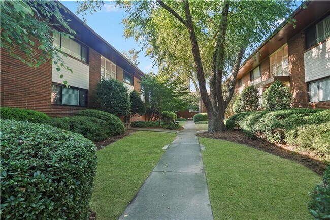 Photo - 20 26th St NW Unidad B1